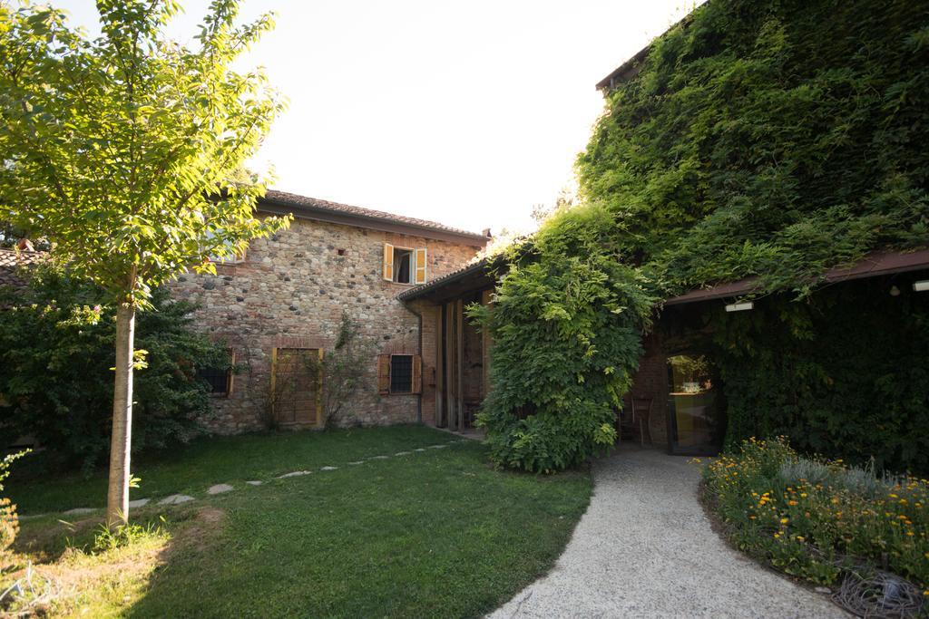 Locanda Dei Melograni Gossolengo Exterior foto