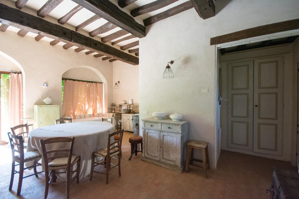 Locanda Dei Melograni Gossolengo Exterior foto