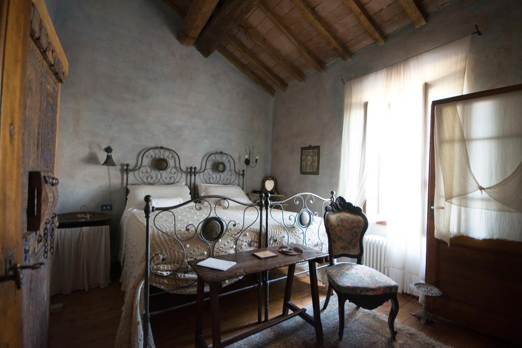 Locanda Dei Melograni Gossolengo Exterior foto